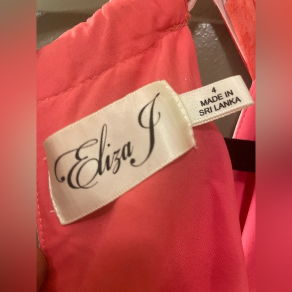 Beautiful Long Eliza J Floral Dress - Picture 4 of 9